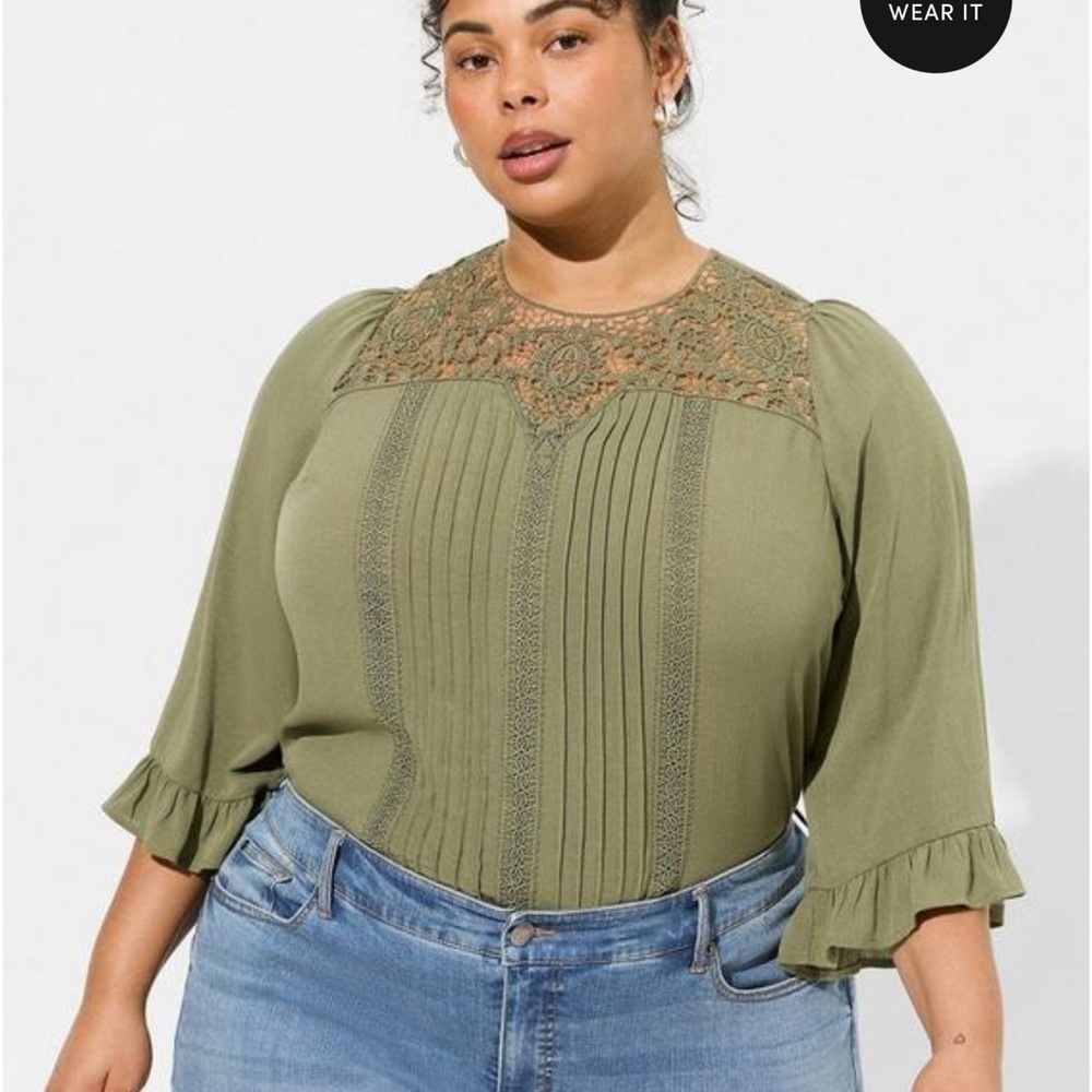 Torrid Washable Gauze Crochet Neck 3/4 Sleeve Blouse